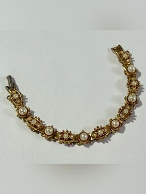 Vintage Cottagecore Faux Pearl Fold Clasp Bracelet Victorian Style Renaissance